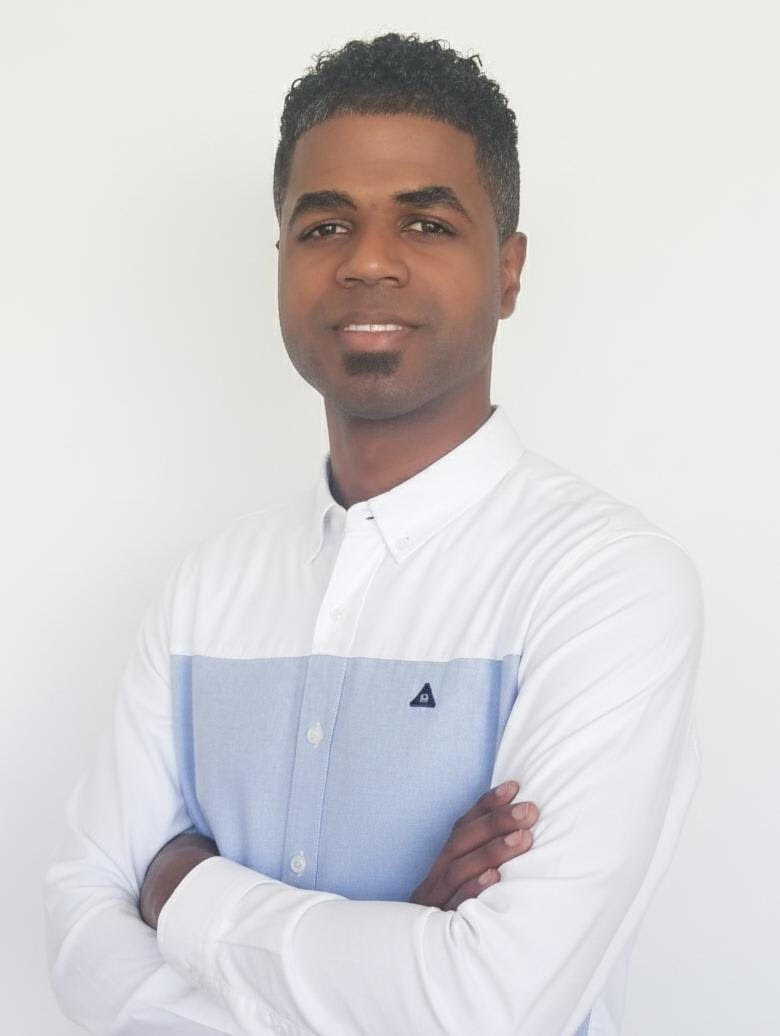 Licdo. Yeuris Méndez